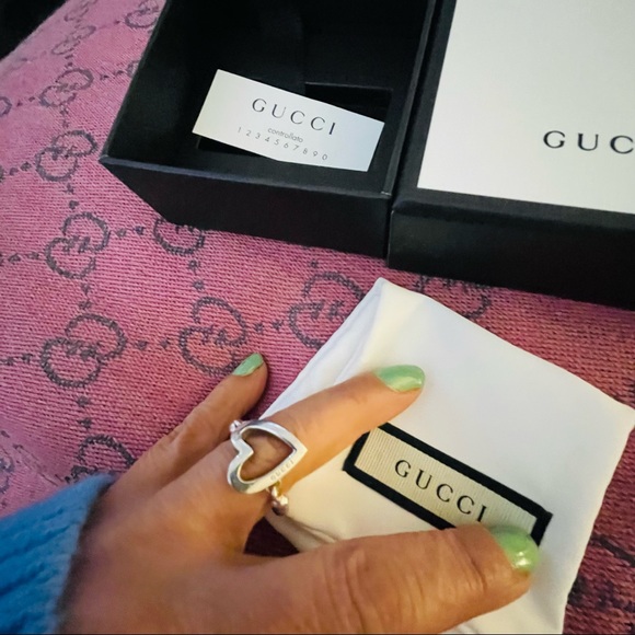 Gucci Toggle Heart Ring